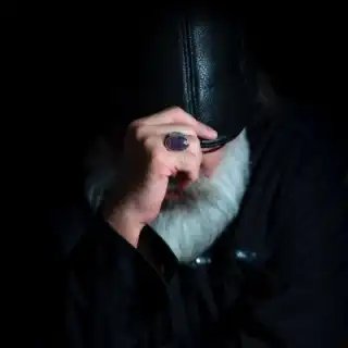 خط سفید امیر تنها  @Tanha1358