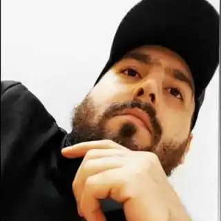 خط سفید حسین صارمی  @hssaremi