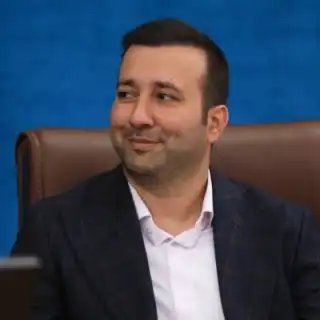 خط سفید حمید خواجه‌نژاد  @Hkhajenjzad